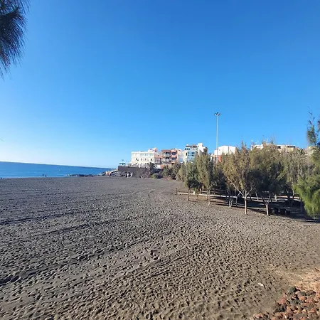 Beachfront House In Near Playa Melenara Casa de Férias Telde
